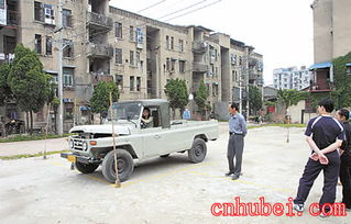武汉有色冶金机械厂住宅区成了练车场